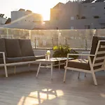 Yalarent Flora- Designed 1Br Penthouse In Florentin
