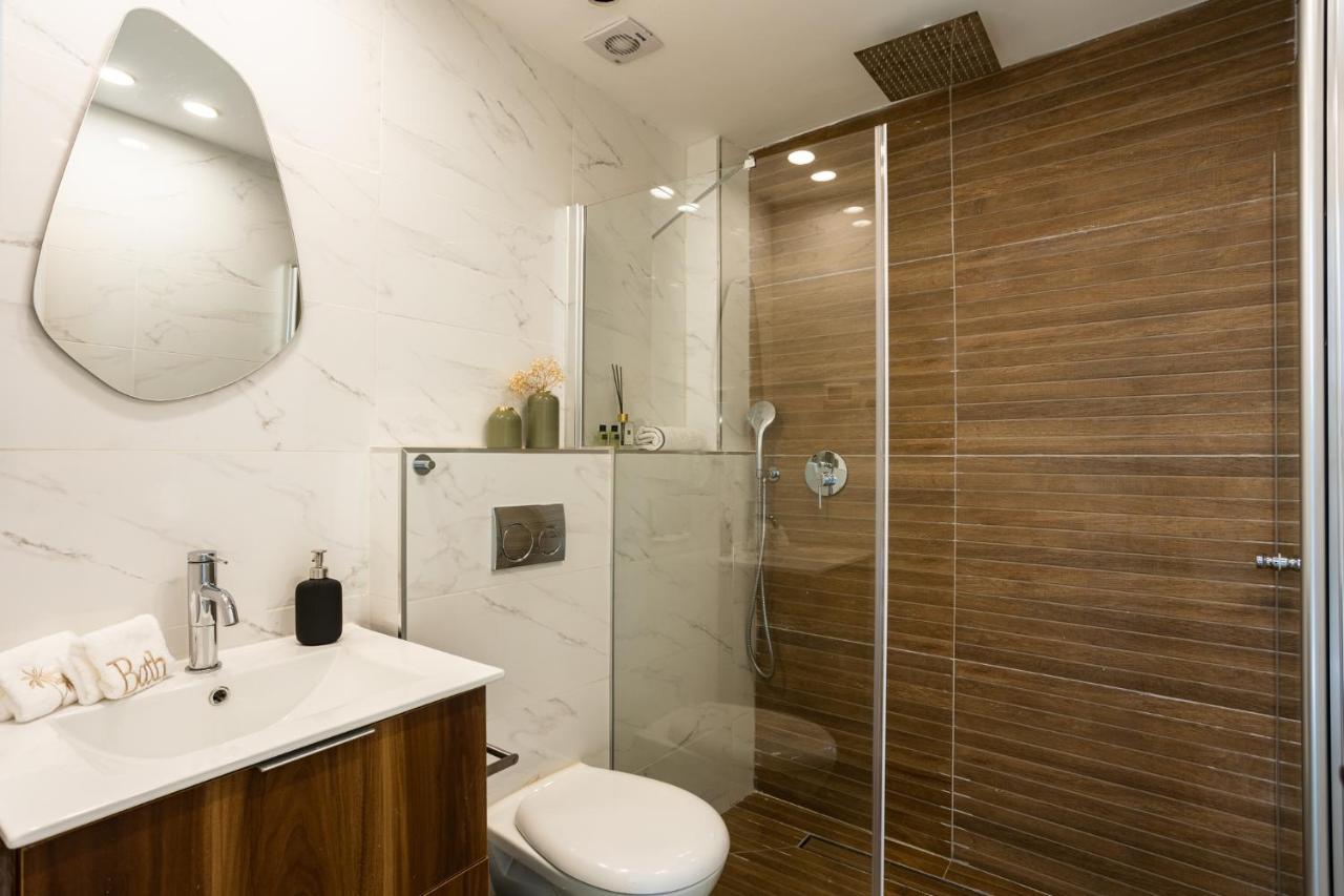 Yalarent Flora- Designed 1br Penthouse In Florentin * Tel Aviv