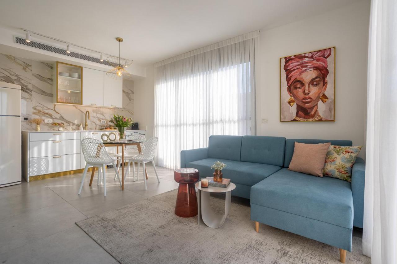 Yalarent Flora- Designed 1br Penthouse In Florentin Apartment *